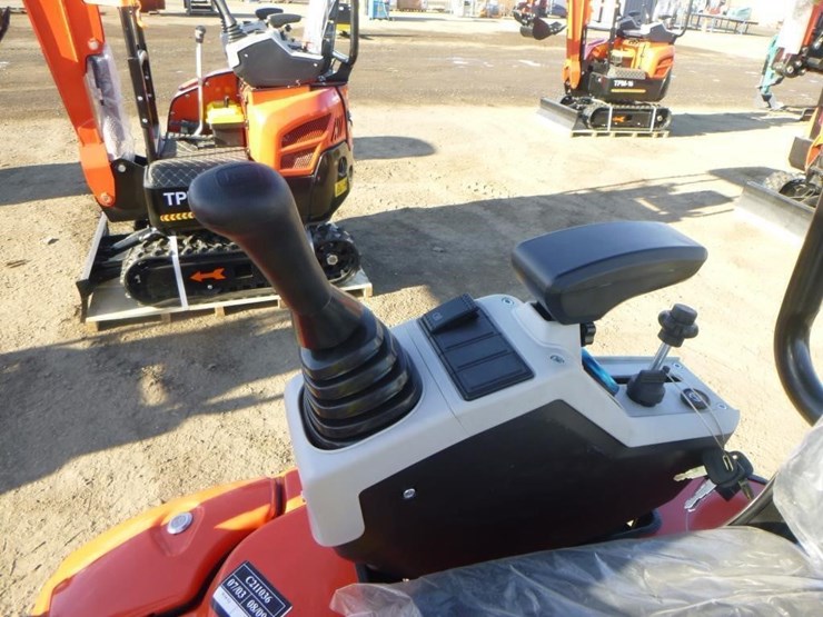 2025-tpm-16-hydraulic-excavator-image-23