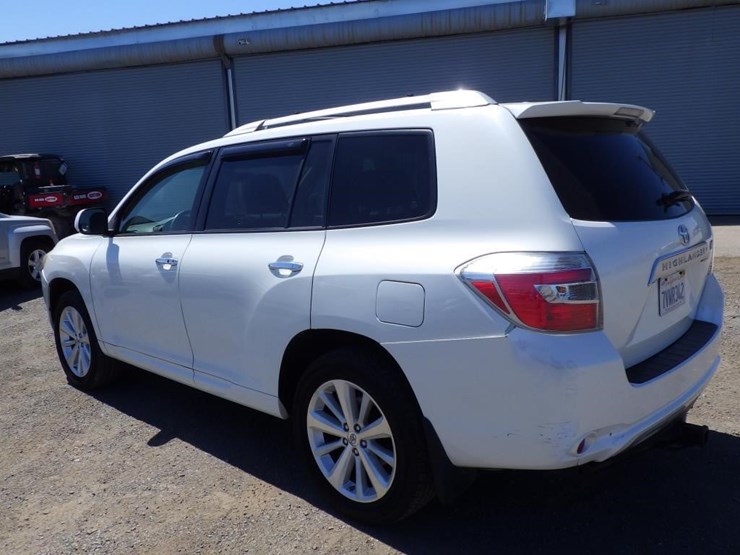 2010-toyota-highlander-image-4