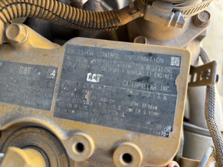 2018-caterpillar-262d-image-45