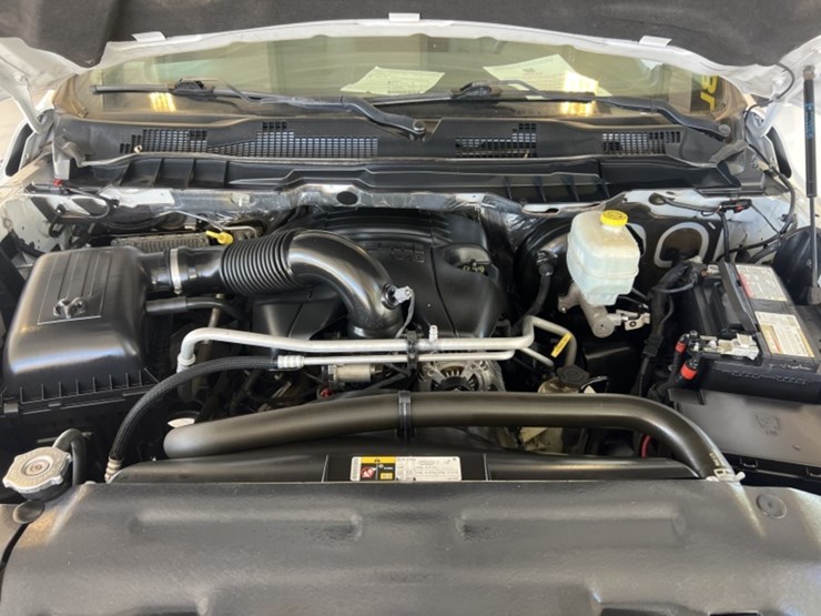 2016-ram-2500-p/u-image-11