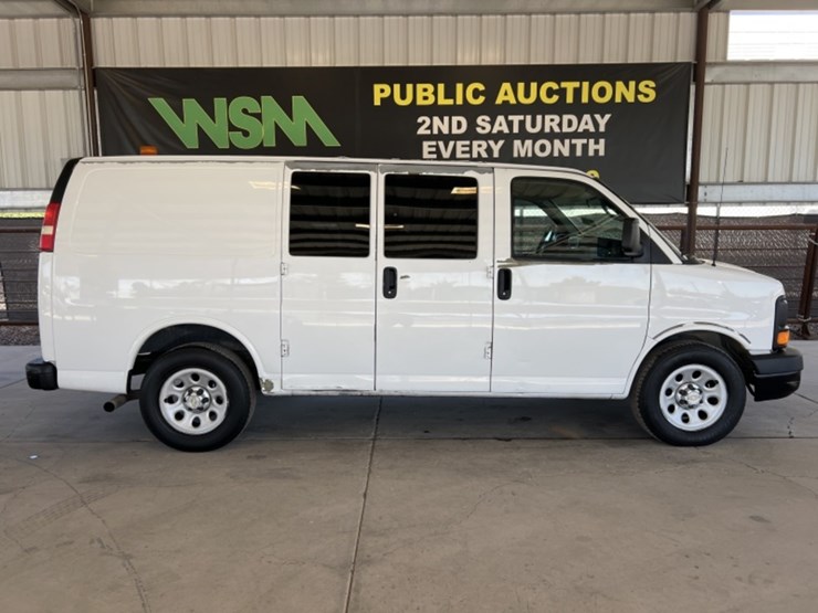 2012-chevrolet-express-1500-image-1