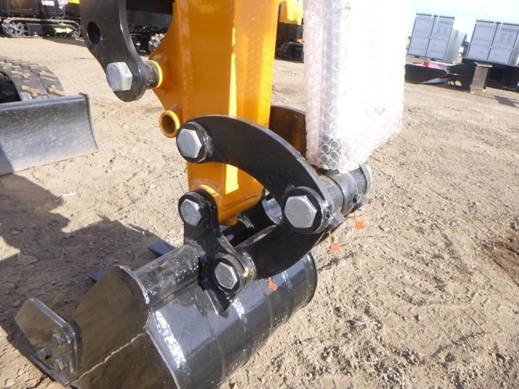 2025-vicsec-vc13-hydraulic-excavator-image-11