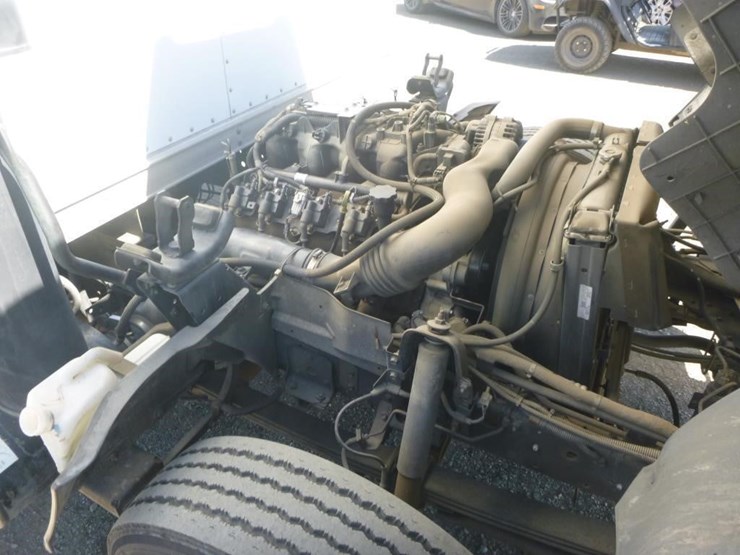 2005-isuzu-npr-image-14