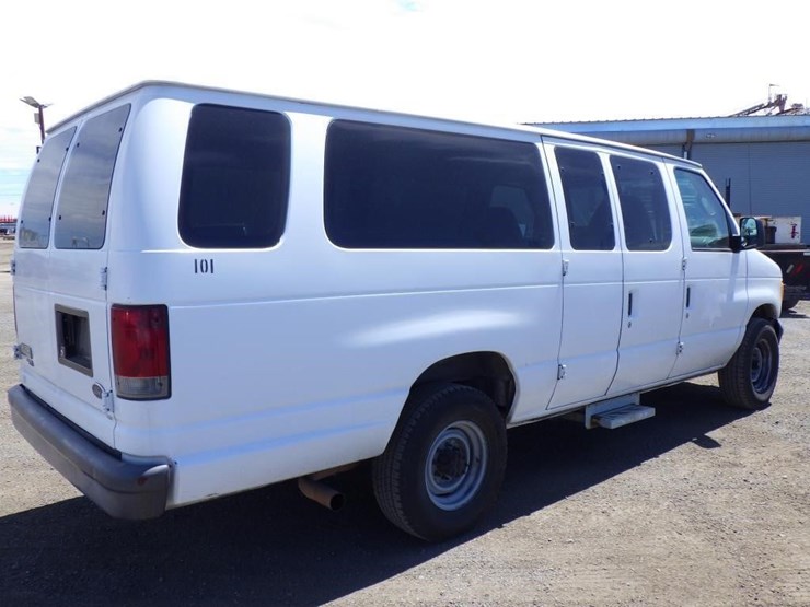2007-ford-econoline-350-image-3