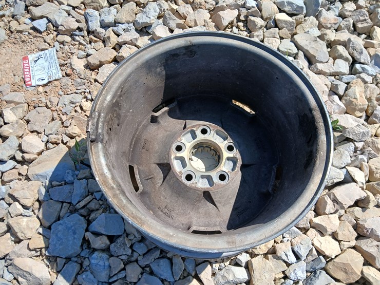 #20713-•-aluminum-rim-for-s10-pickup-(5-lug)-image-3