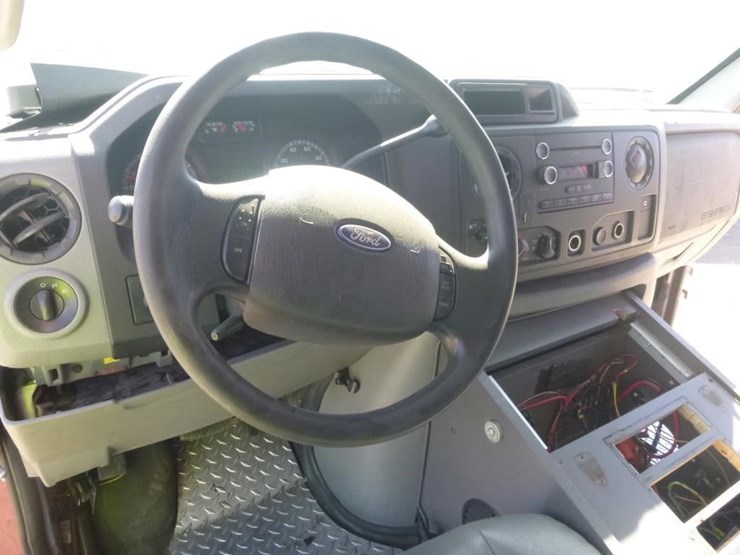 2012-ford-e350-image-13