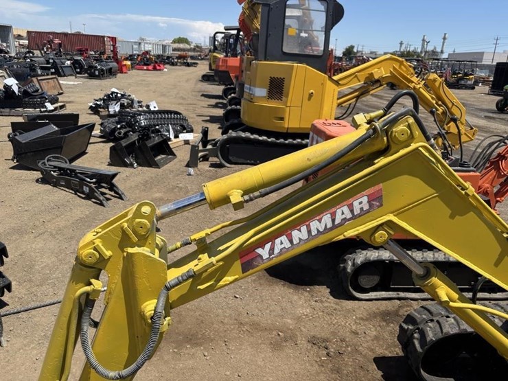 yanmar-yb01uz-hydraulic-excavator-image-10