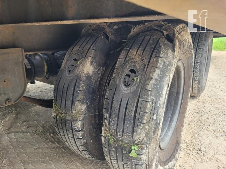 2015-interstate-heavy-duty-trailer-image-10