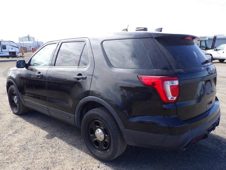 2017-ford-explorer-image-5