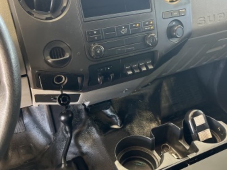 2013-ford-f550-image-22
