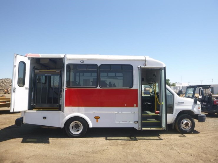 2014-ford-e450-image-7