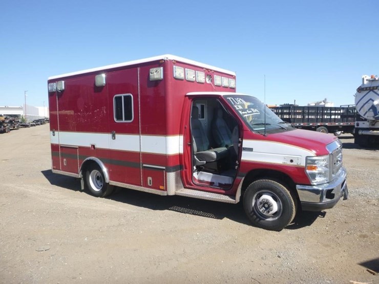 2012-ford-e350-image-3