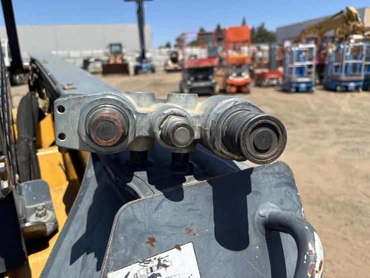 2015-deere-333e-image-13
