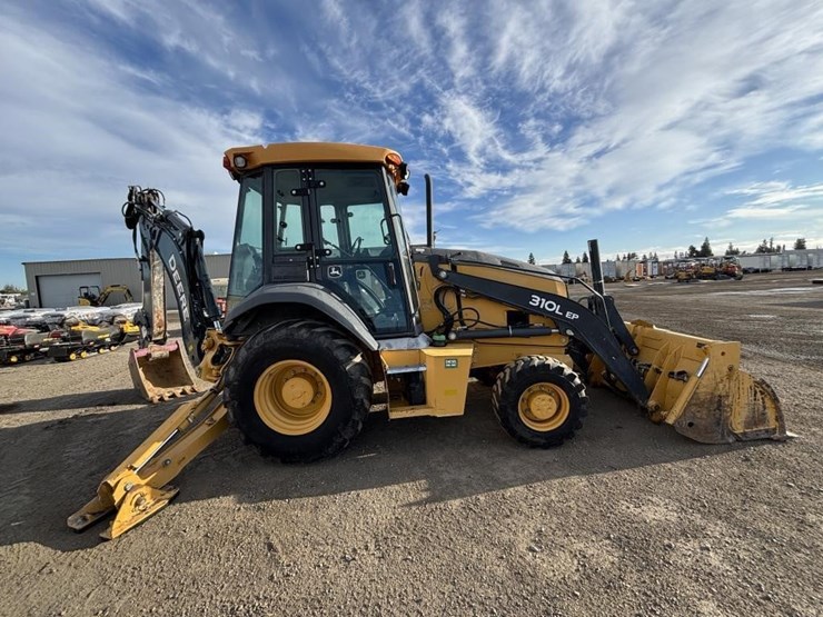 2020-deere-310l-ep-image-7