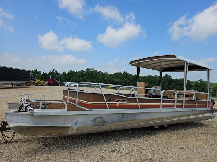 #18987-•-28ft-pontoon-boat-image-2