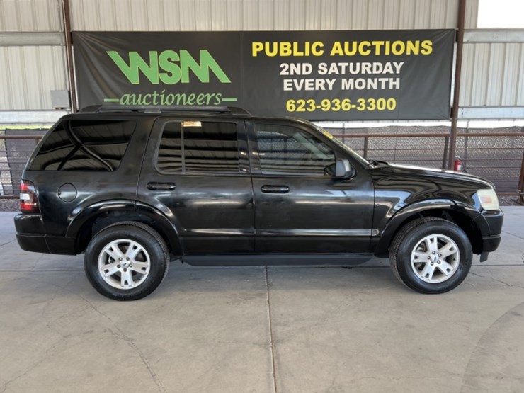 2009-ford-explorer-xlt-image-1