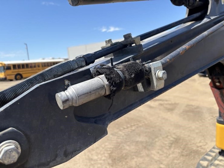 2020-deere-17g-image-16