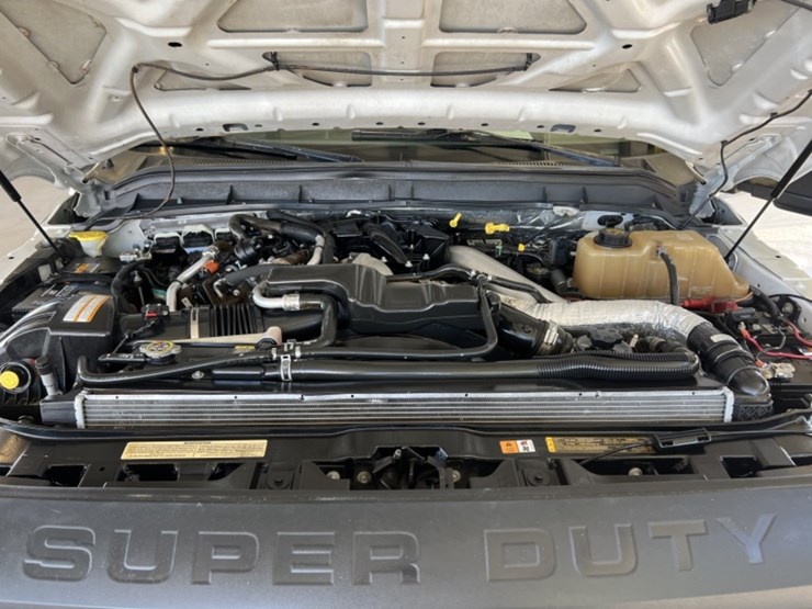 2013-ford-f550-image-16