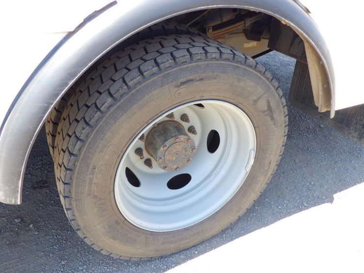 2012-ford-f550-image-21