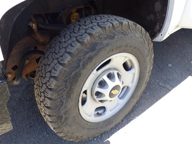 2019-chevrolet-2500hd-image-14
