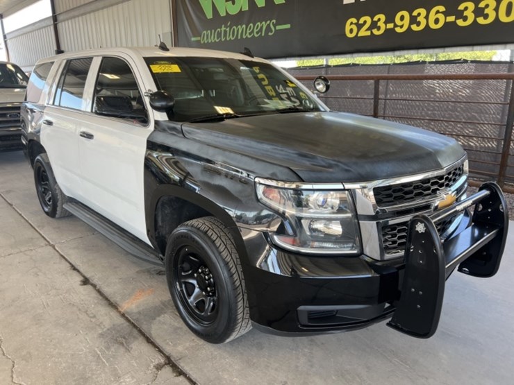 2017-chevrolet-tahoe-image-2