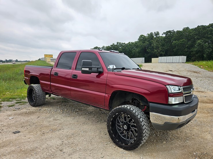 2005-chevrolet-silverado-image-24