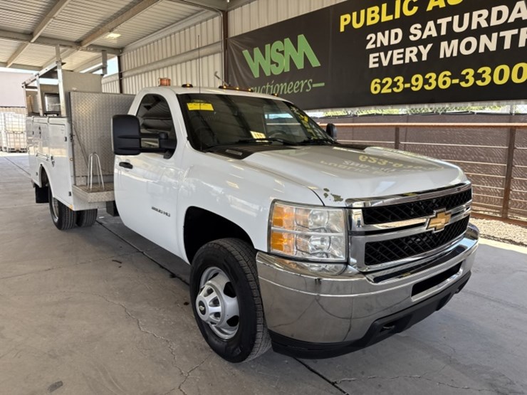 2012-chevrolet-silverado-3500hd-image-2