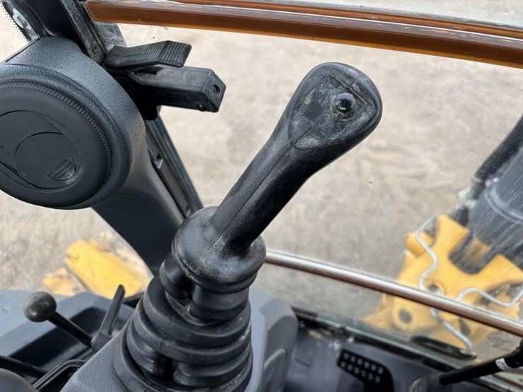 2019-deere-310l-ep-image-43