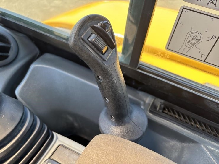 2019-caterpillar-305e2-hydraulic-excavator-image-34