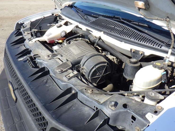 2013-chevrolet-express-3500-image-10