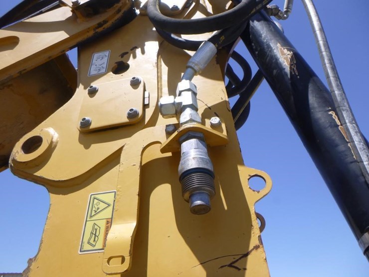 2011-caterpillar-420e-image-23