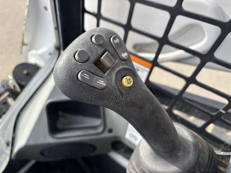 2019-bobcat-t590-image-23