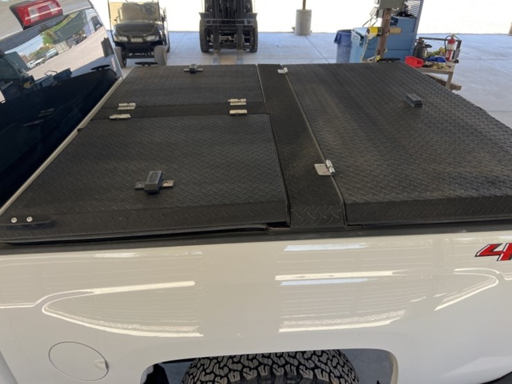 2018-chevrolet-silverado-1500-image-10