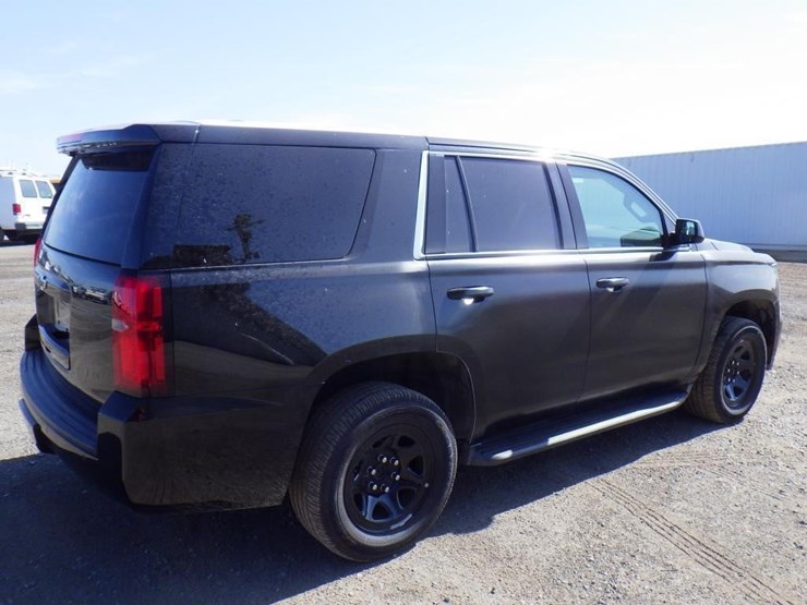 2018-chevrolet-tahoe-image-3