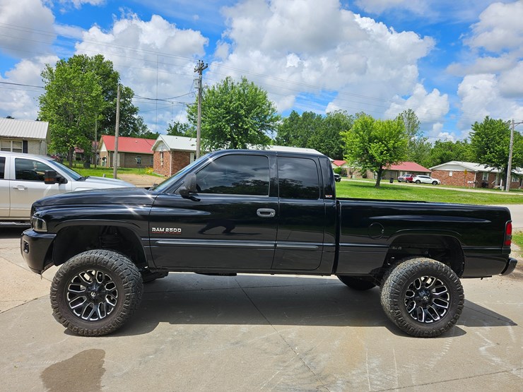 #18968-•-2002-dodge-ram-pickup-truck-image-8