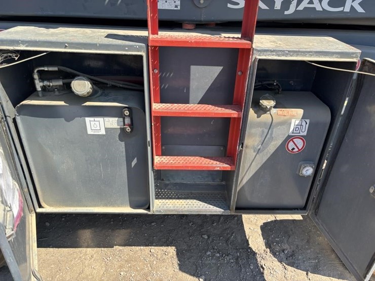 skyjack-sj8841rt-image-13