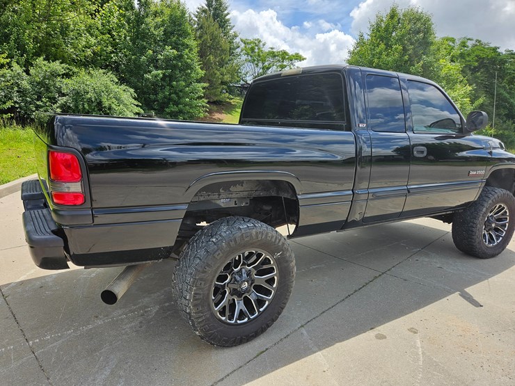 #18968-•-2002-dodge-ram-pickup-truck-image-29