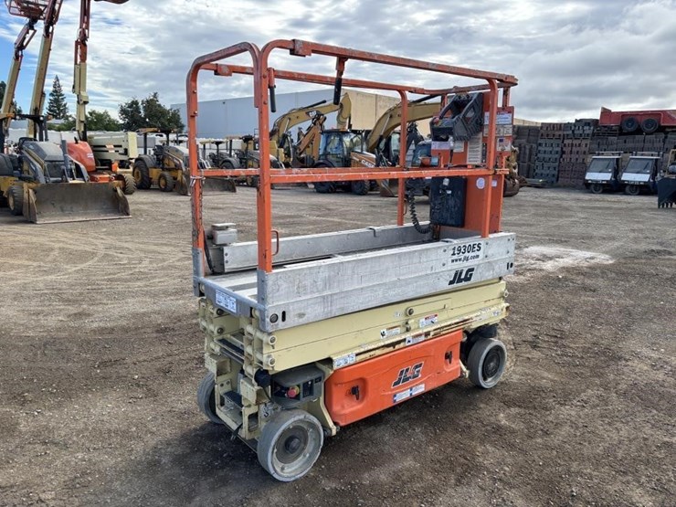 2014-jlg-1930es-image-3