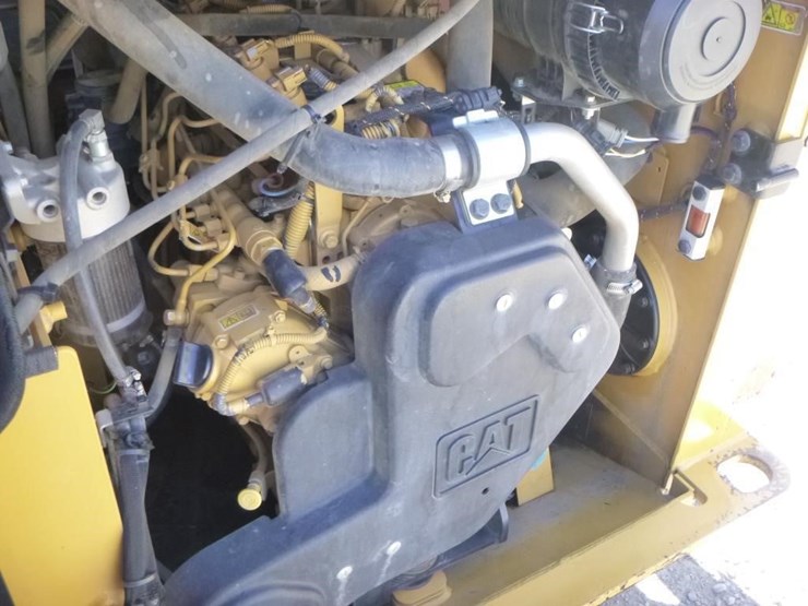 2019-caterpillar-249d-image-25