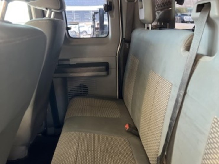 2013-ford-f550-image-26