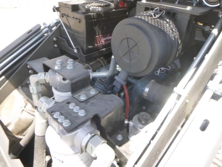 2024-kubota-d1703-image-24