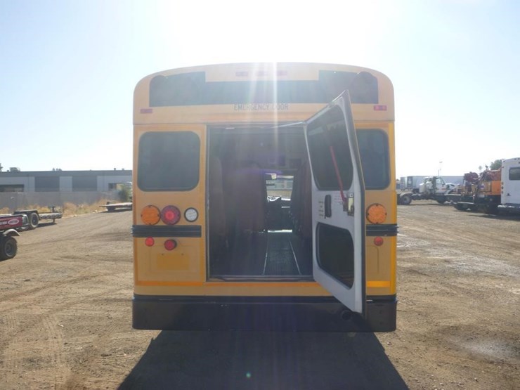2005-ford-e450-image-6