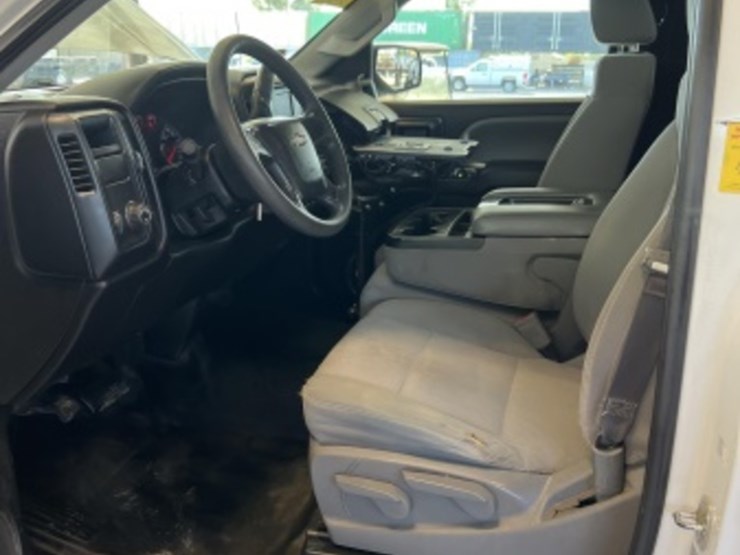 2017-chevrolet-silverado-1500-image-21