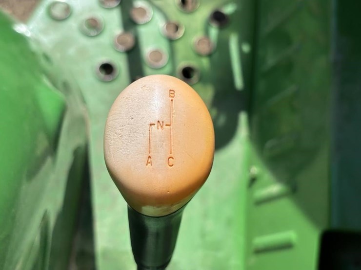 2016-john-deere-5055e-image-27