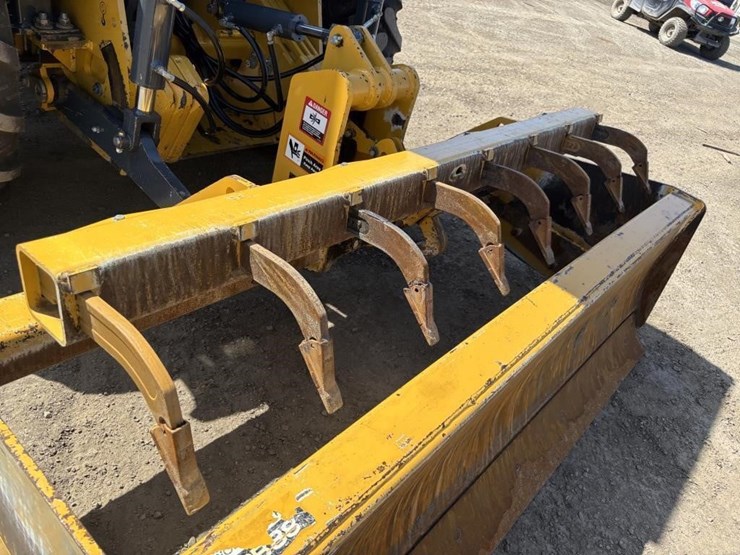 2019-deere-210l-image-20
