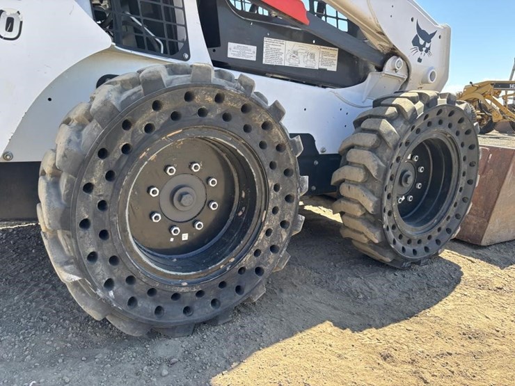 2018-bobcat-s570-image-17