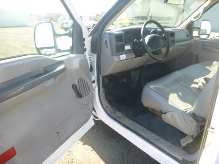 2001-ford-f350-image-15