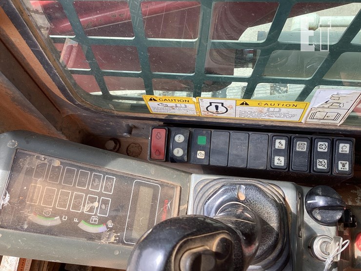 2019-takeuchi-tl8-image-18