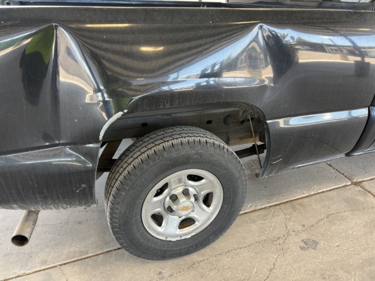 2004-chevrolet-silverado-1500-image-8