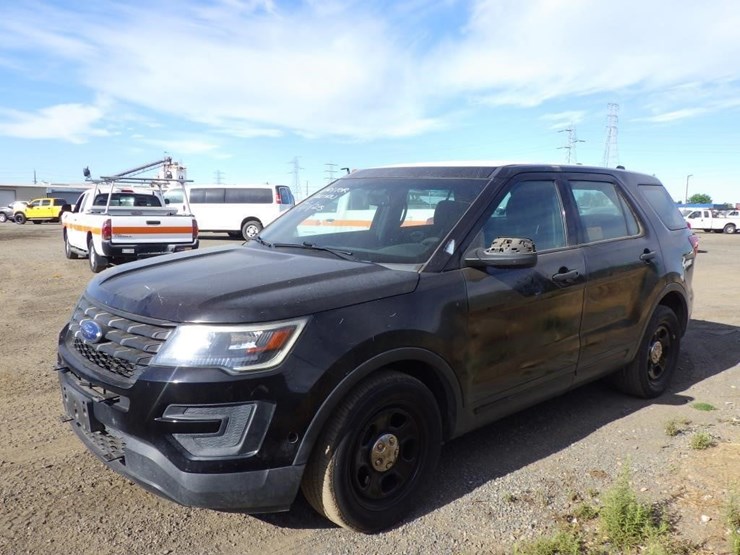 2017-ford-explorer-image-1